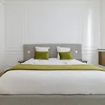 My - Marbeuf Apartamento *