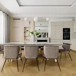 My - Marbeuf Apartamento *