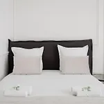 My - Marbeuf Apartamento