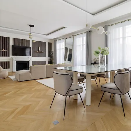 My - Marbeuf Apartment *