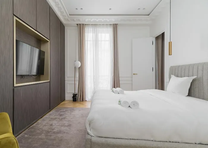 Apartment My - Marbeuf Paris