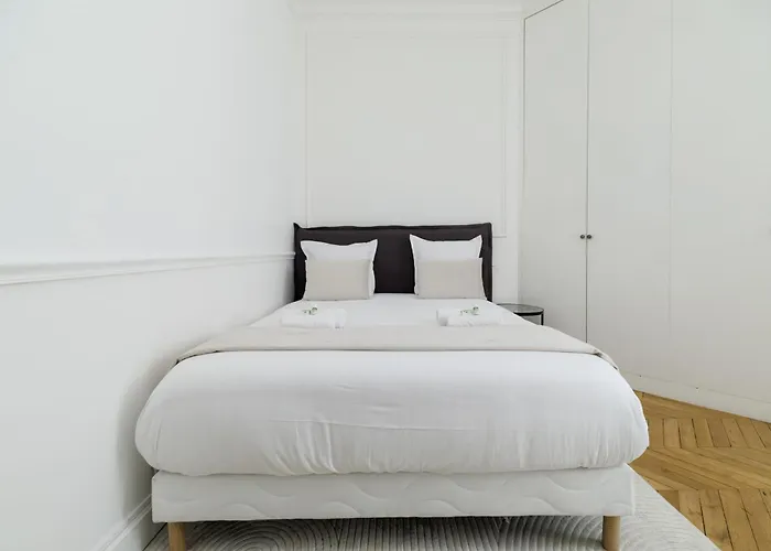 Apartment My - Marbeuf Paris